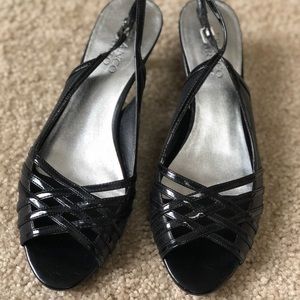 New never worn Franco Sarto shoes, size 8.